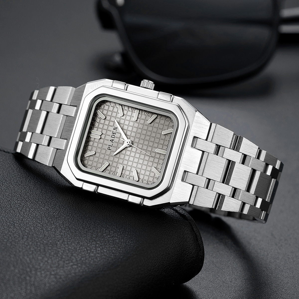 Luxe merk horloges met blauwe  - Luxury Watch Investment recensie en prijs